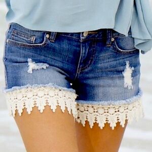 Altar’d State Crochet Trim Shorts.  Size 26